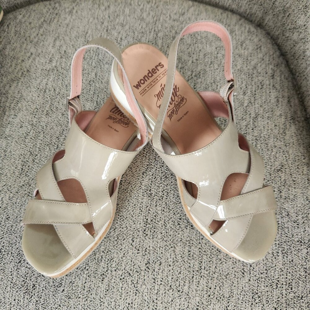 WONDERS sandals made in Spain size 38 tan